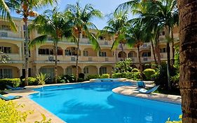 The Coastal Apartment
